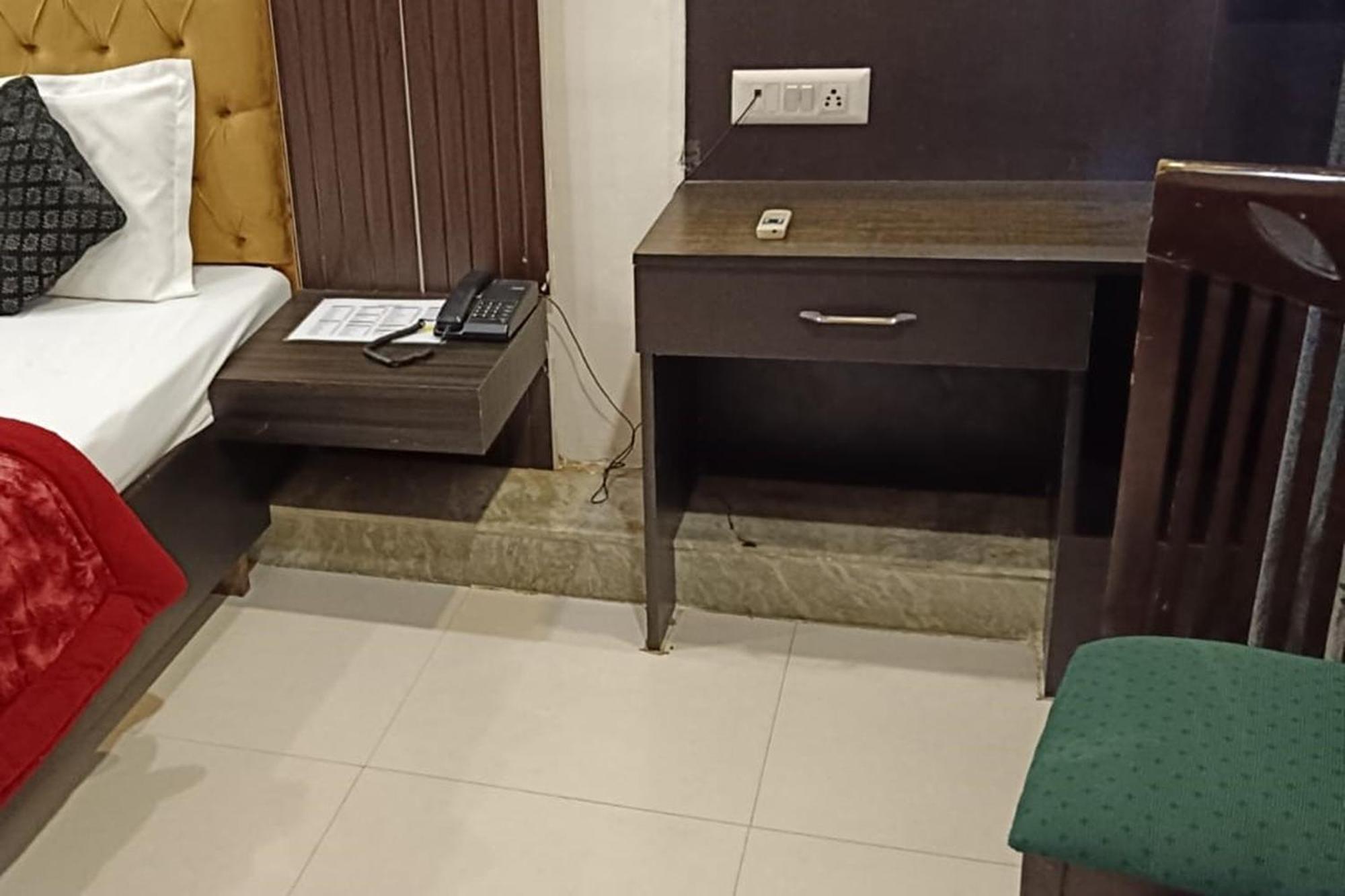 Hotel Shree Kanta Gurgaon Extérieur photo