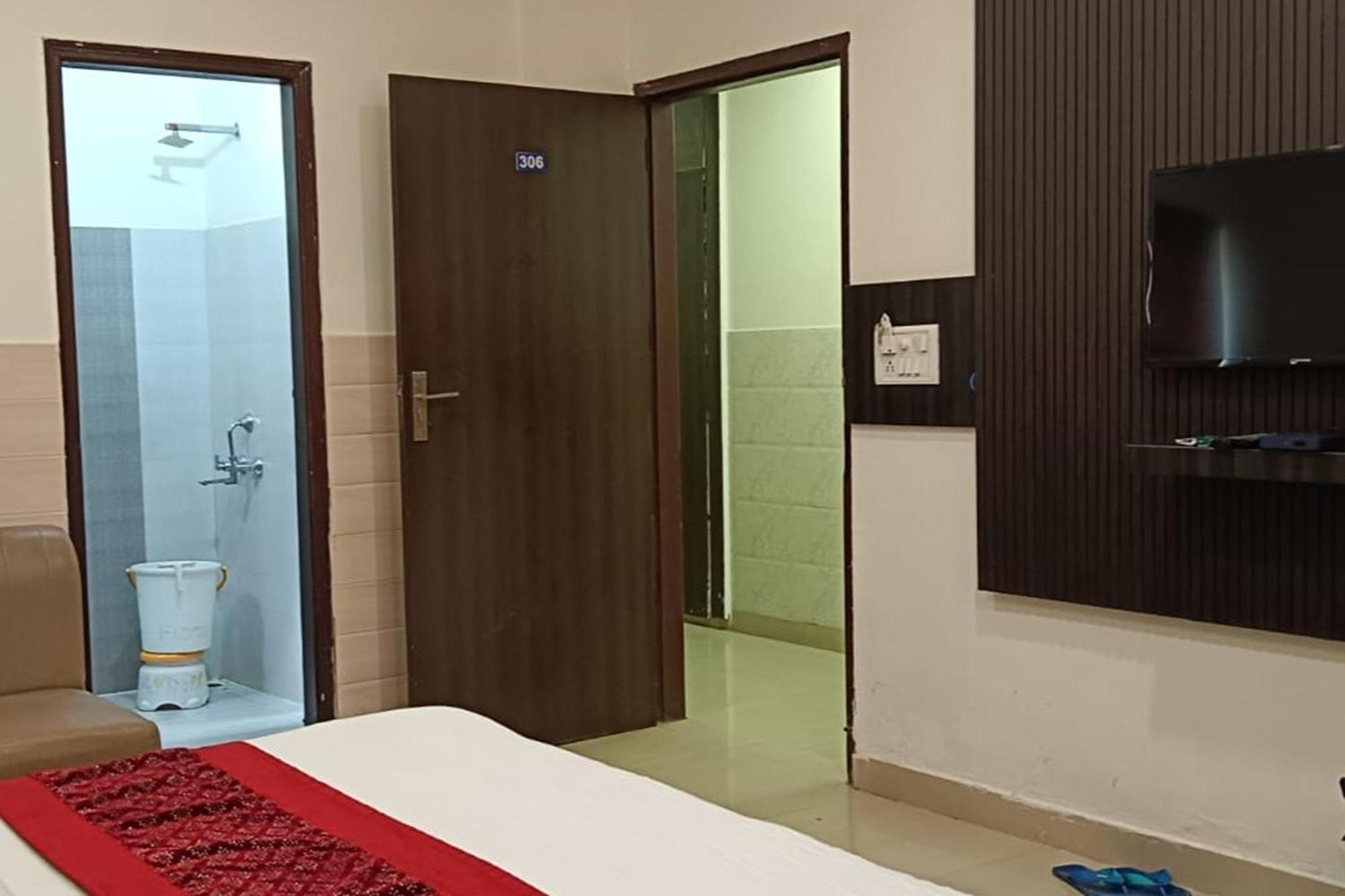 Hotel Shree Kanta Gurgaon Extérieur photo