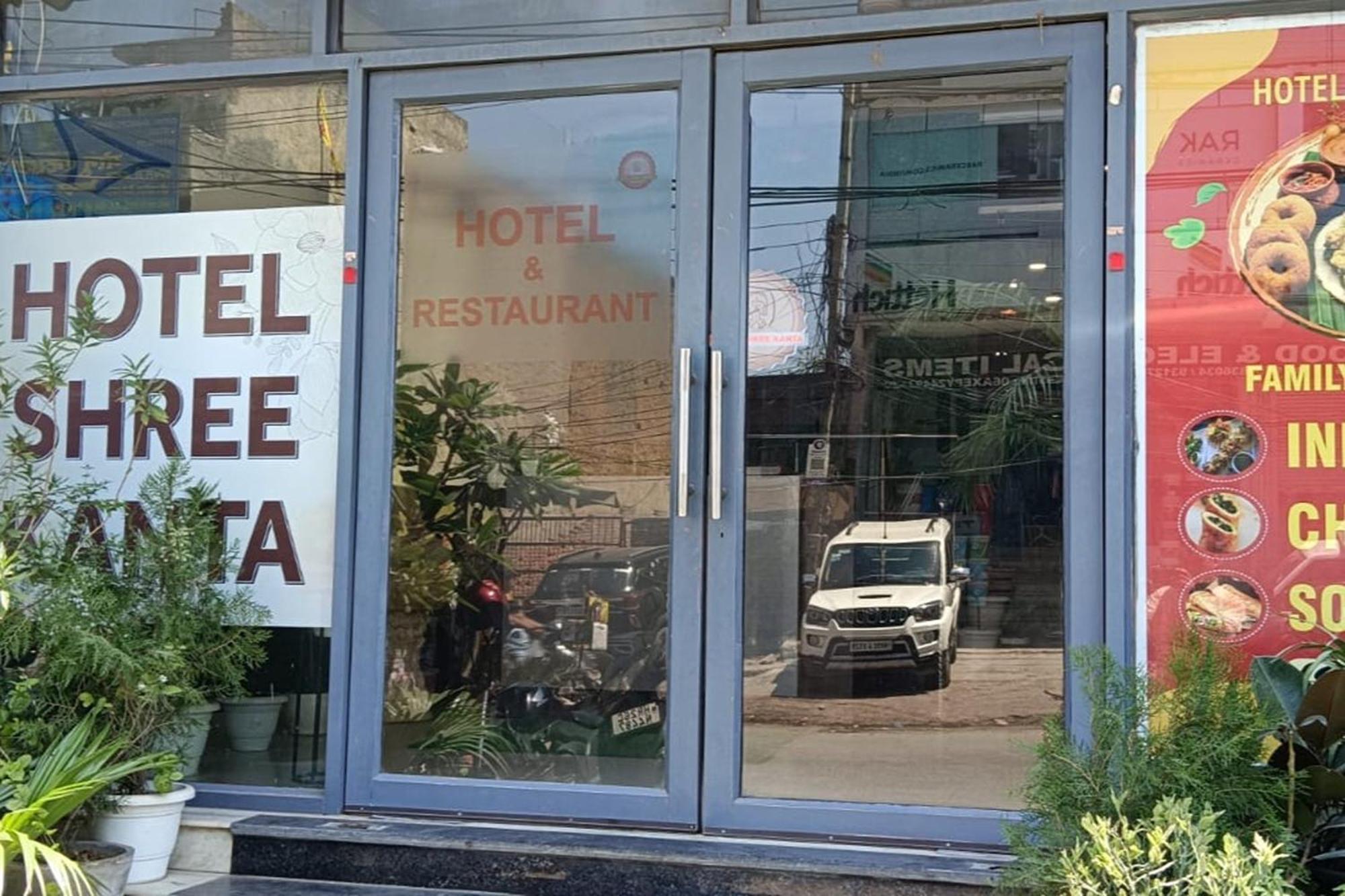 Hotel Shree Kanta Gurgaon Extérieur photo